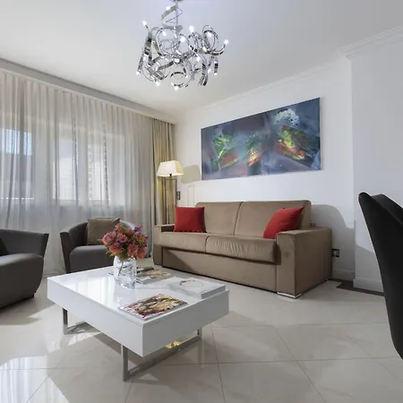 The Queen Luxury - Cortina * Luxemburg