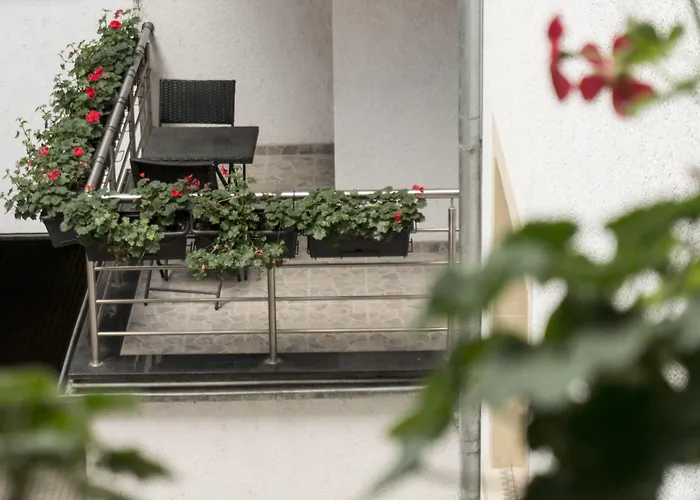 The Queen Luxury - Cortina * Luxemburg