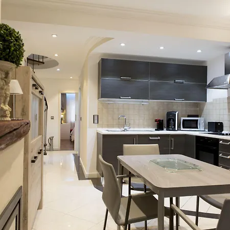 Apartamento The Queen Luxury - Cortina Luxemburgo