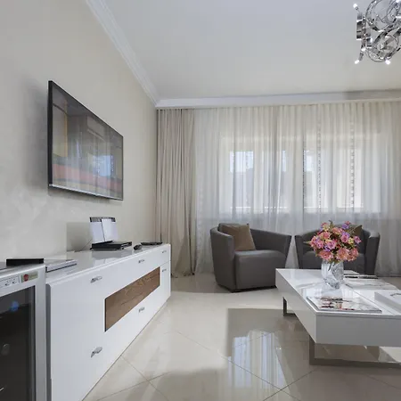 The Queen Luxury - Cortina