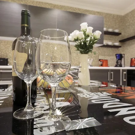 The Queen Luxury - Cortina Apartment *