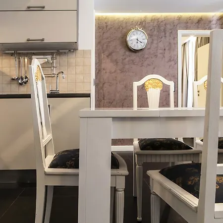 The Queen Luxury - Cortina Apartment Luxembourg
