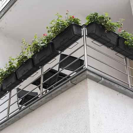 The Queen Luxury - Cortina Apartment Luxembourg