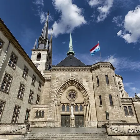 The Queen Luxury - Cortina * Luxembourg