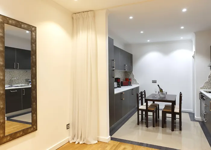 The Queen Luxury - Cortina Lussemburgo