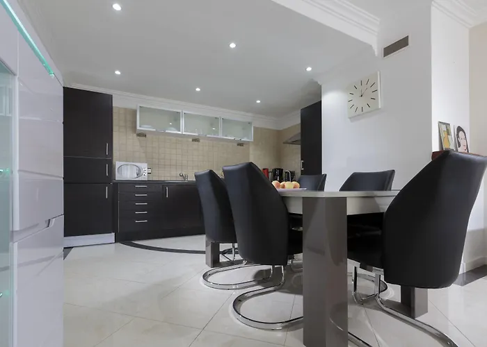 The Queen Luxury - Cortina * Luxembourg By