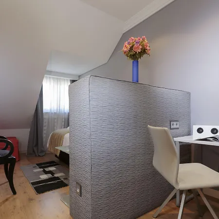 The Queen Luxury - Cortina Lucembursko