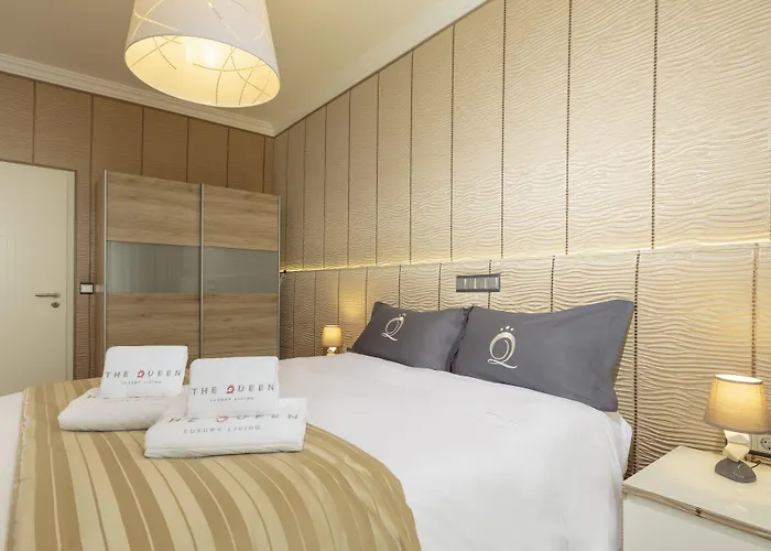 The Queen Luxury - Cortina * Luxemburg